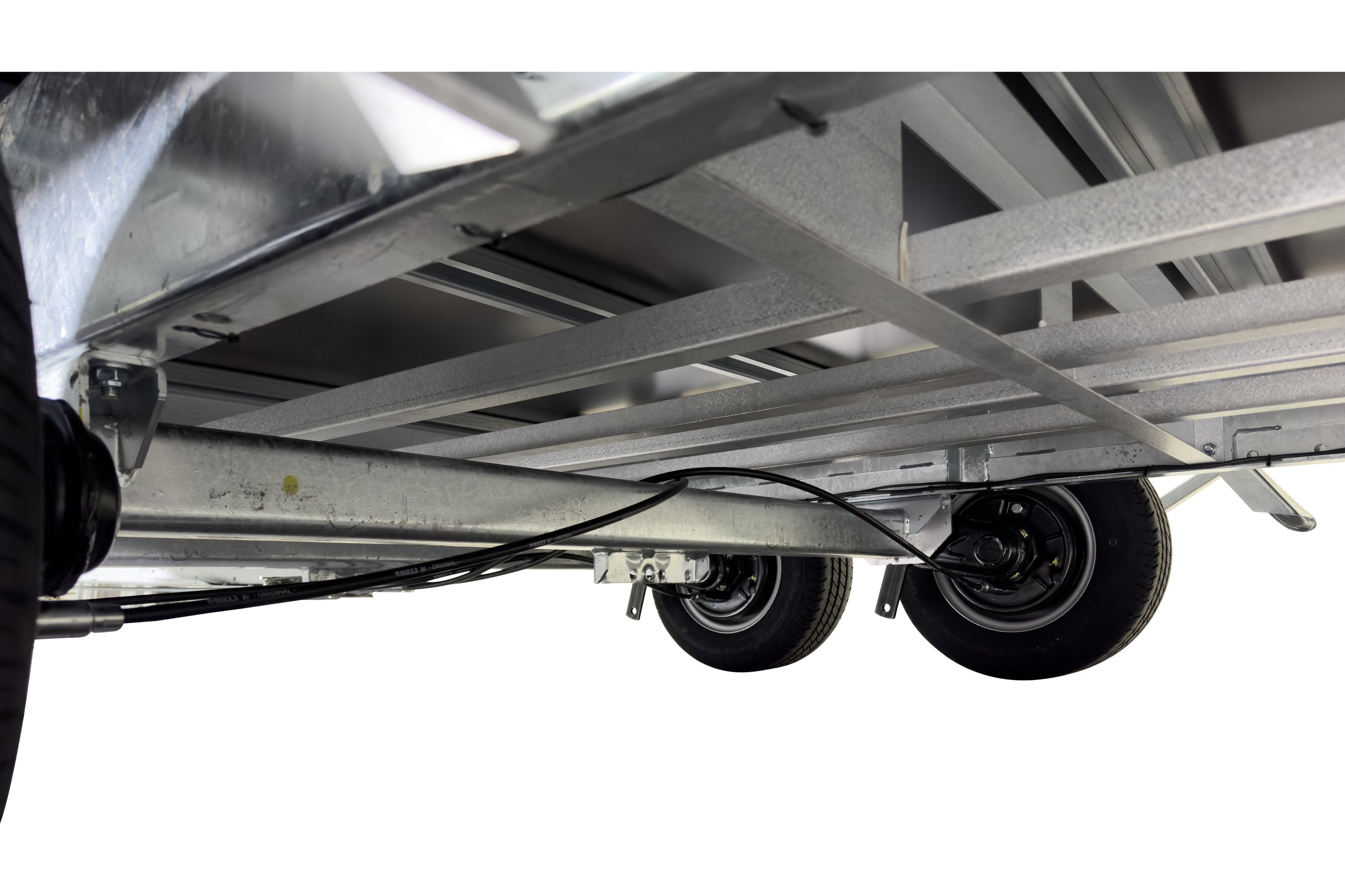 Variant 2018 P2 Classic Trailer | Aluminium | Ladmål 255 x 175 x 35 cm | 2000 kg