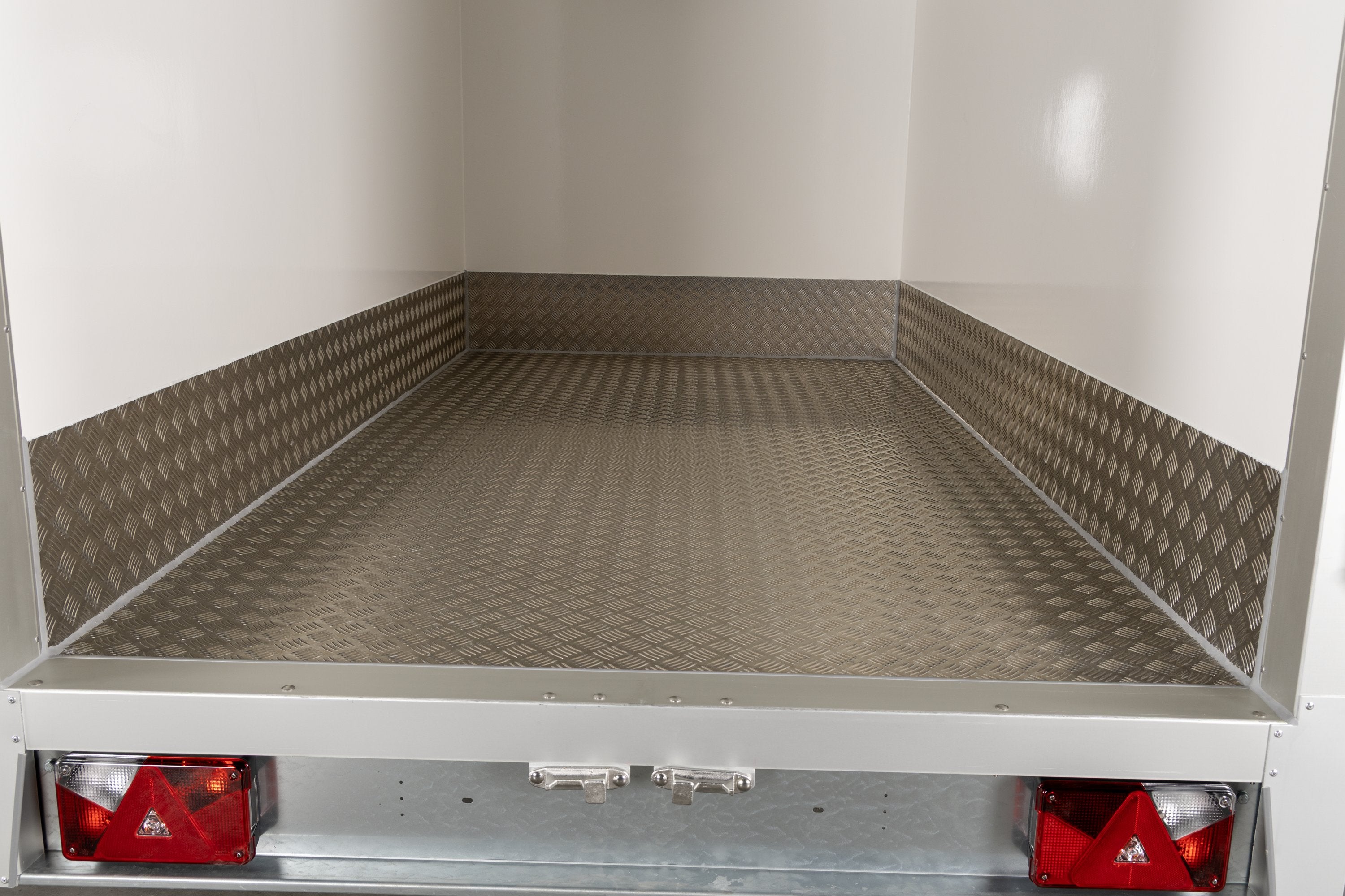 Variant 2517 F3 Classic | Aluminium | Ladmål 288 x 152 x 181 cm | 2500 kg