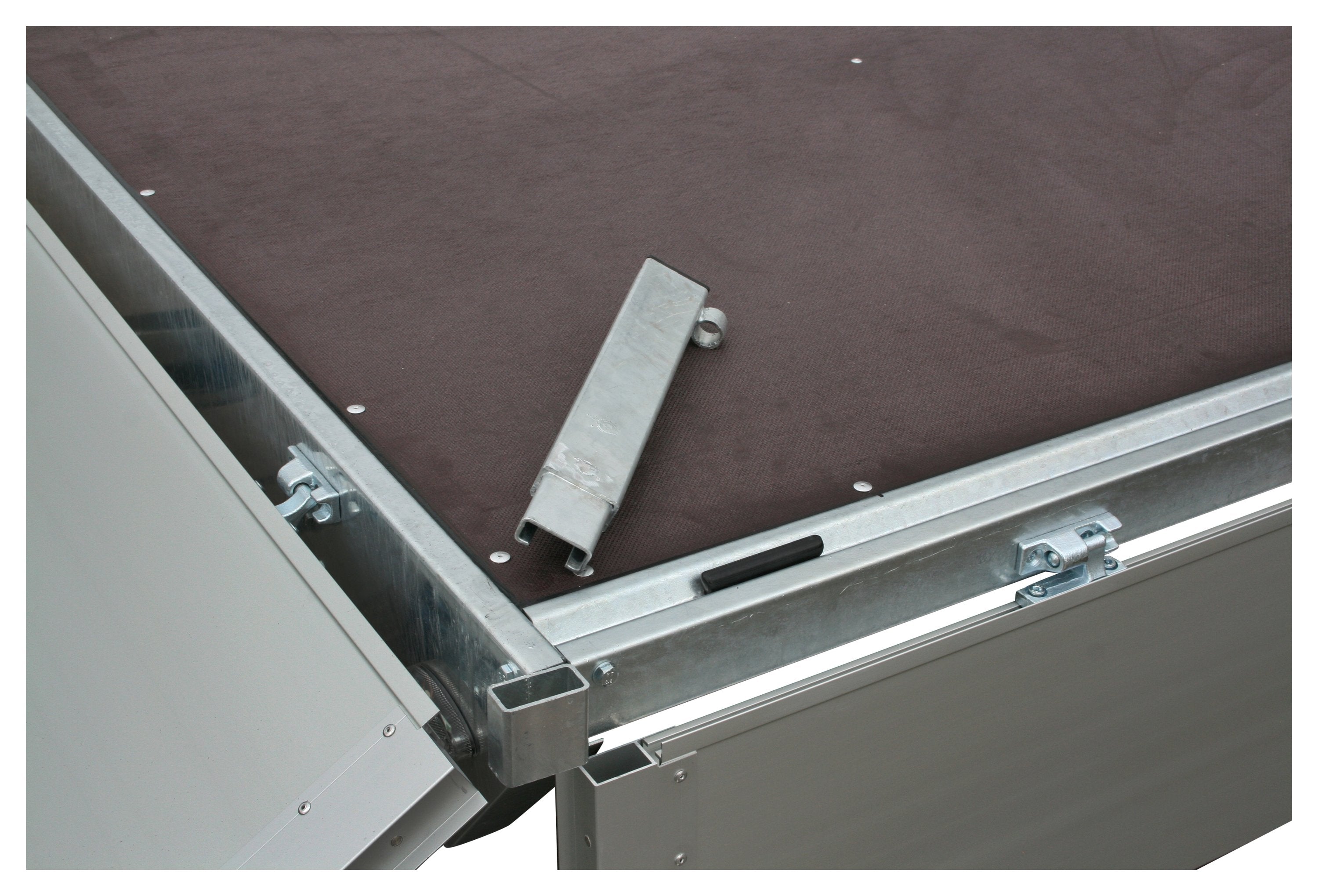 Variant 3018 P4 Classic Trailer | Aluminium | Ladmål 415 x 175 x 35 cm | 3000 kg