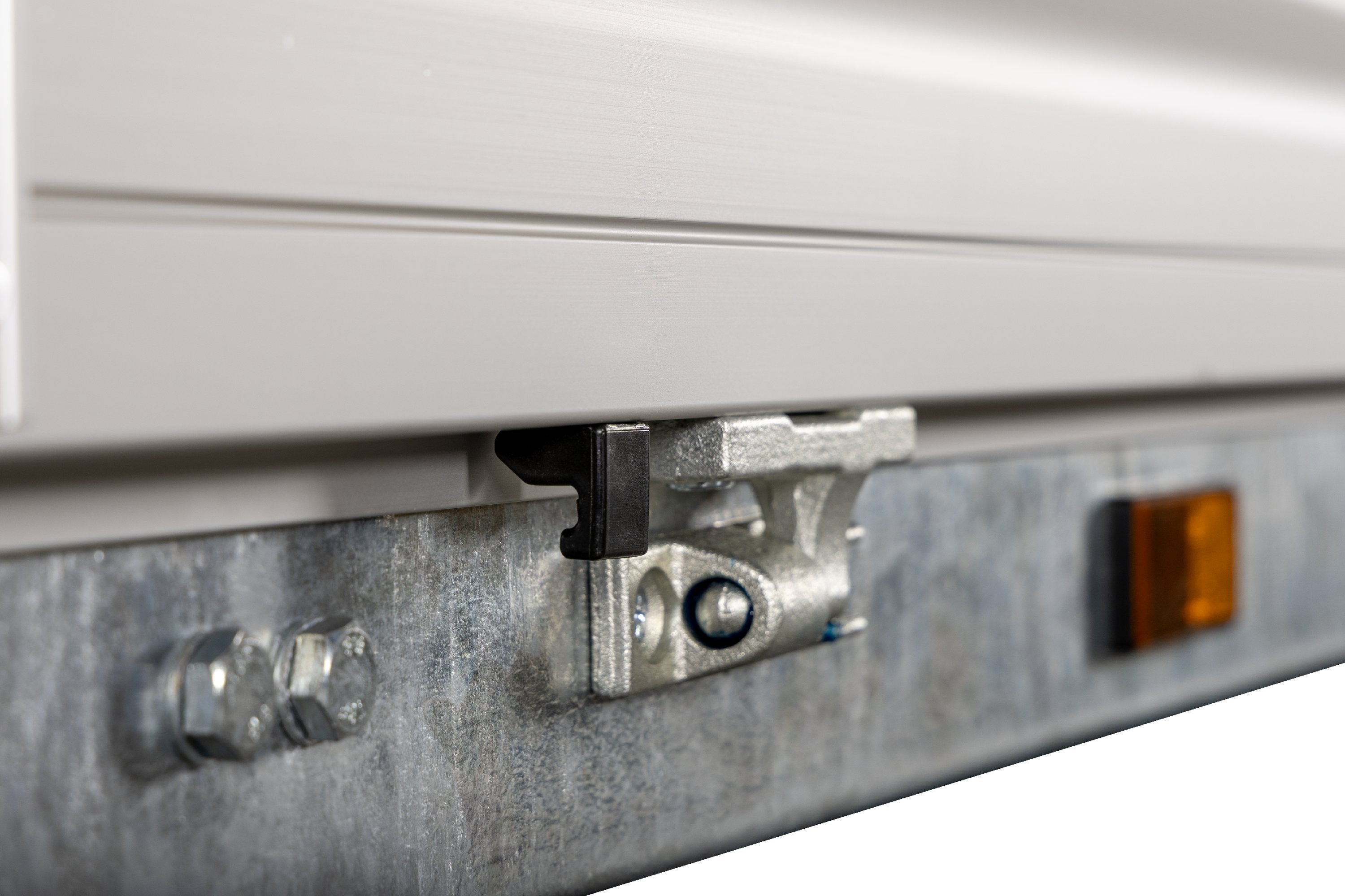 Variant 3321 TB Tiptrailer | Aluminium/Stål | Ladmål 414 x 210 x 35 cm | 3500 kg