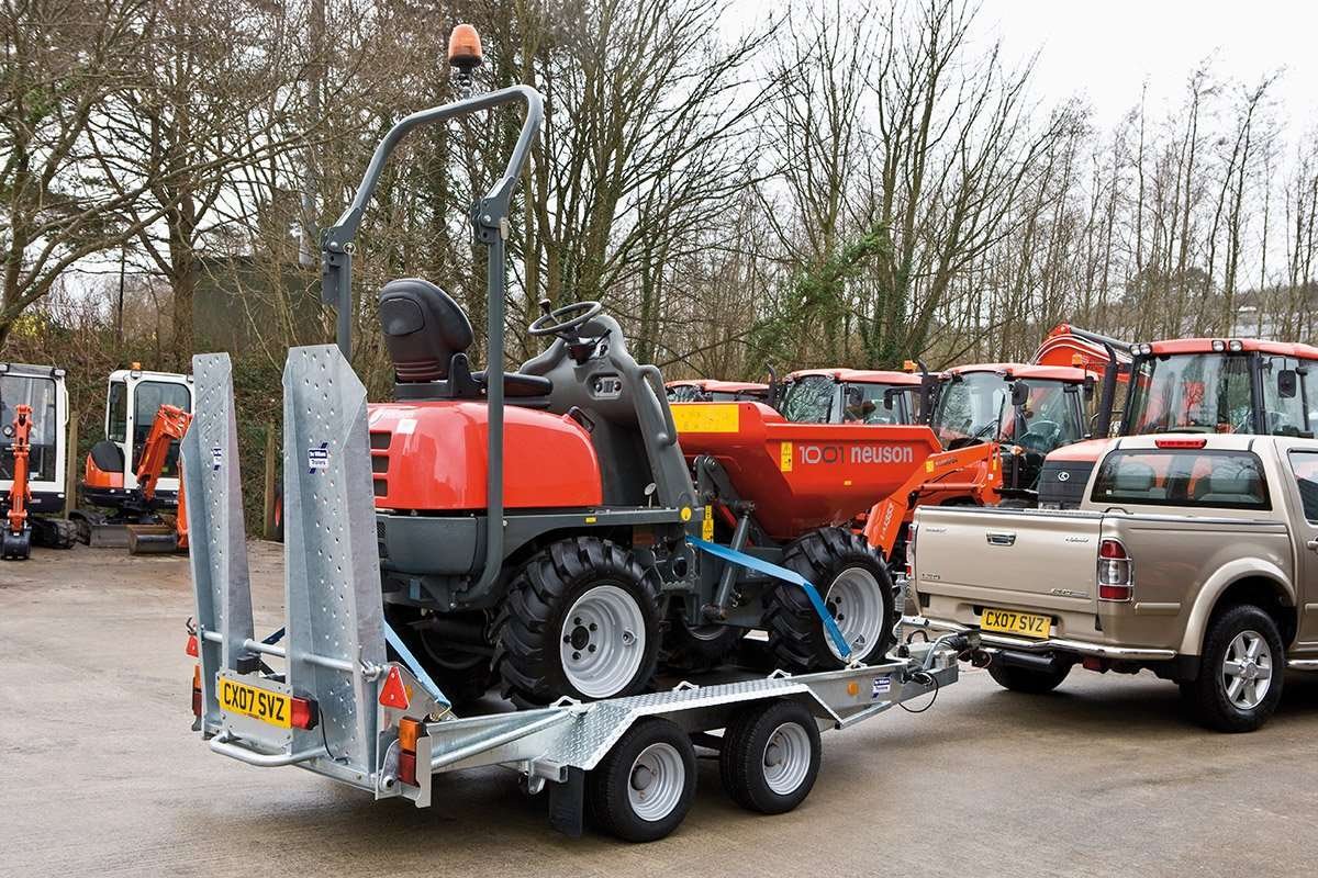Ifor Williams GH94 Maskintrailer | Ladmål 279 x 131 x 16 cm | 2 aksler, 10" hjul | 2700 kg
