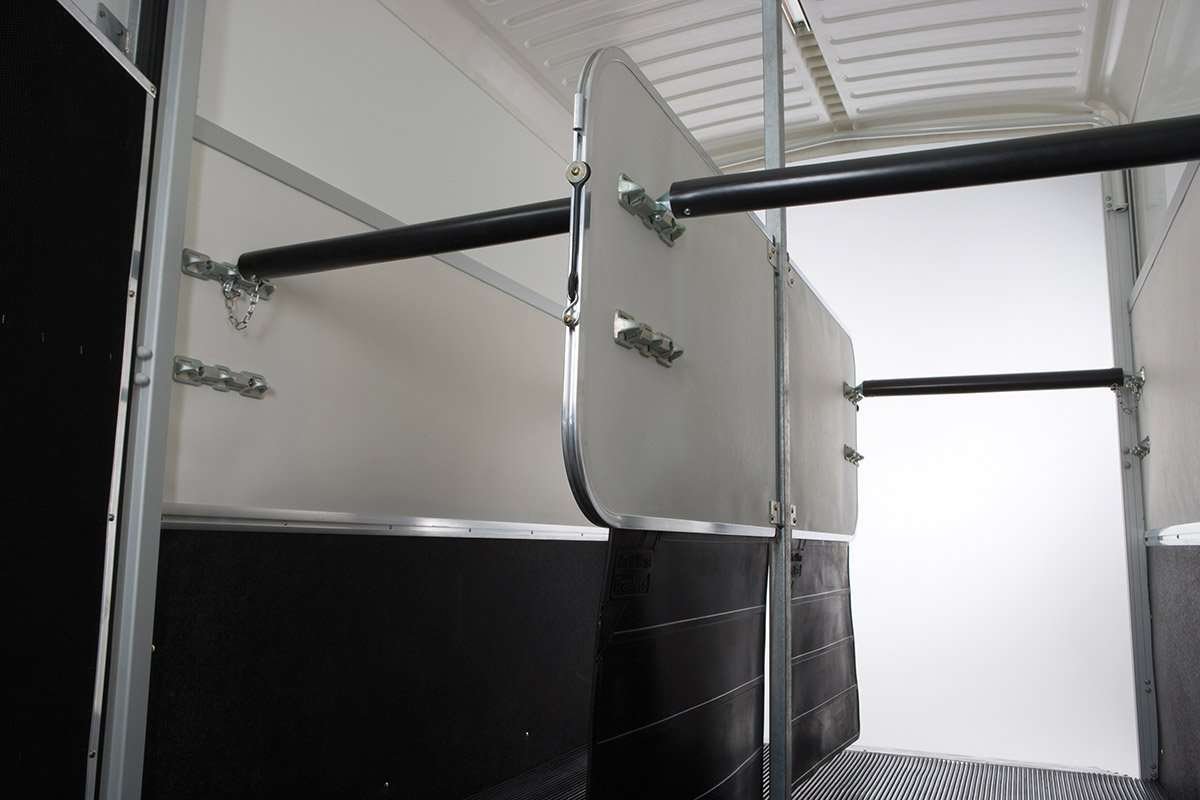 Ifor Williams HB610 Hestetrailer | Ladmål 425 x 207 x 230 cm | 3500 kg