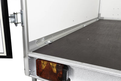 1315 HT | Træ (finer) | Ladmål 258 x 148 x 187 cm | 1350 kg