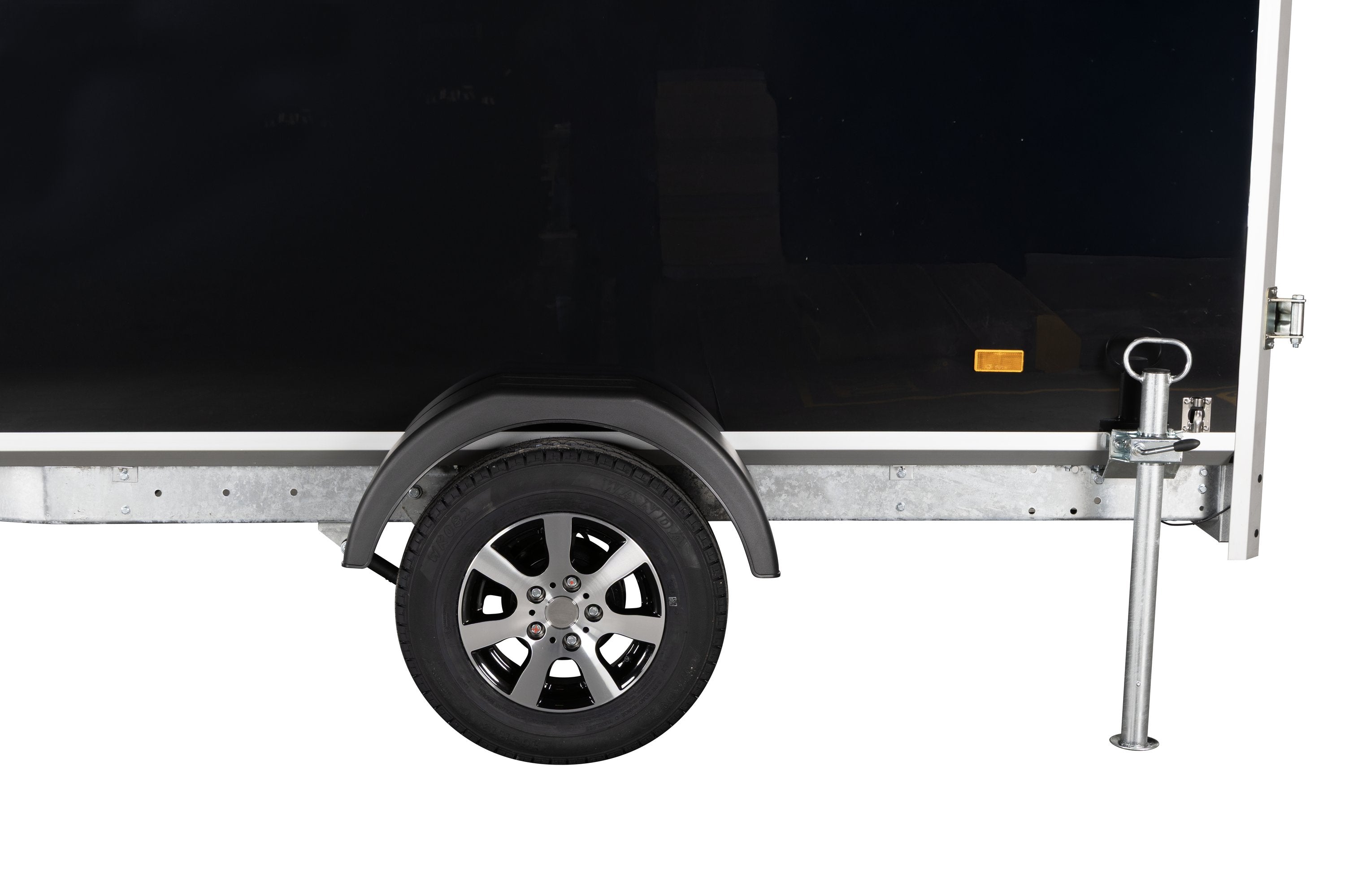 1317 C3 Edition | Træ (finer) | Ladmål 302 x 168 x 188 cm | 1350 kg