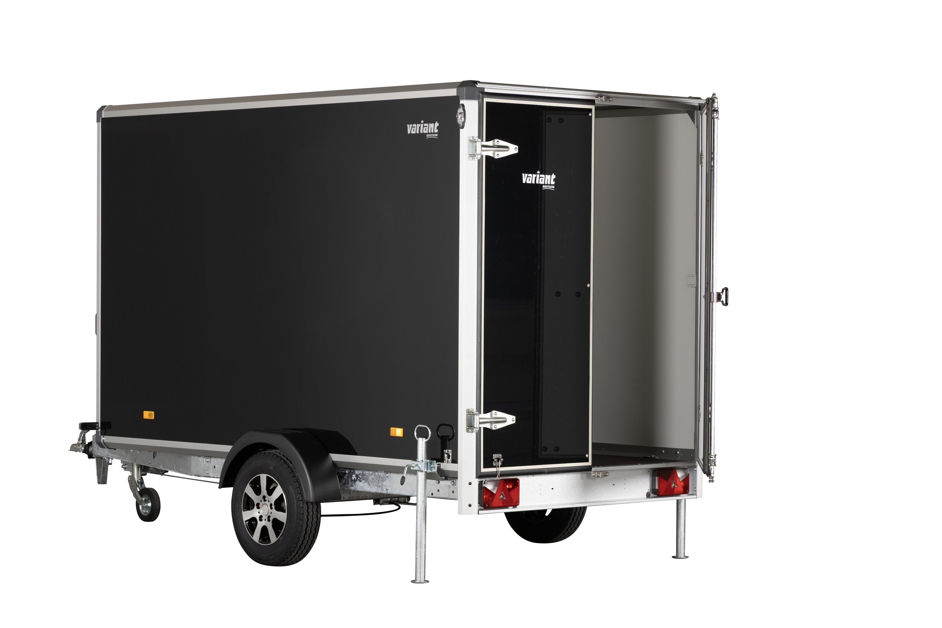 1317 C3 Edition | Træ (finer) | Ladmål 302 x 168 x 188 cm | 1350 kg