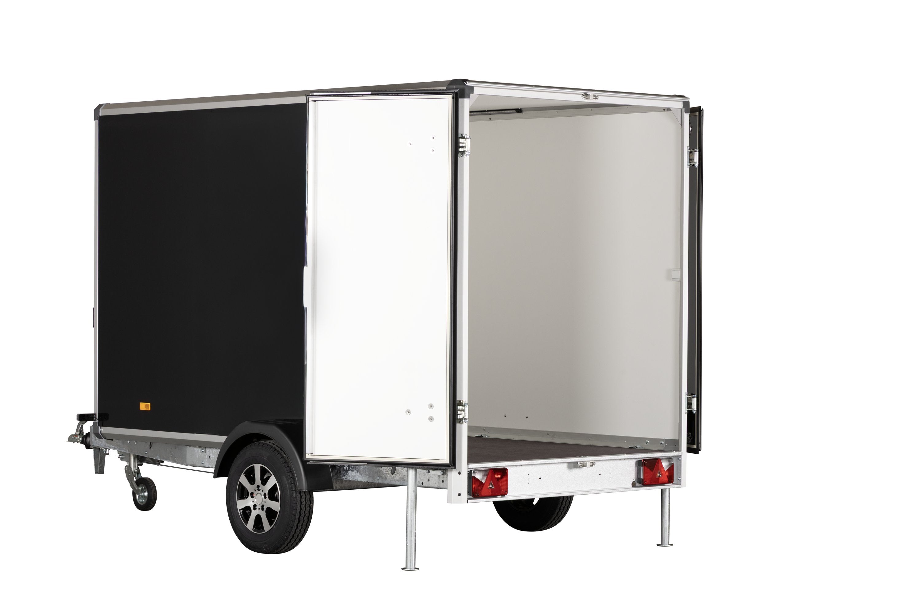 1317 C3 Edition | Træ (finer) | Ladmål 302 x 168 x 188 cm | 1350 kg