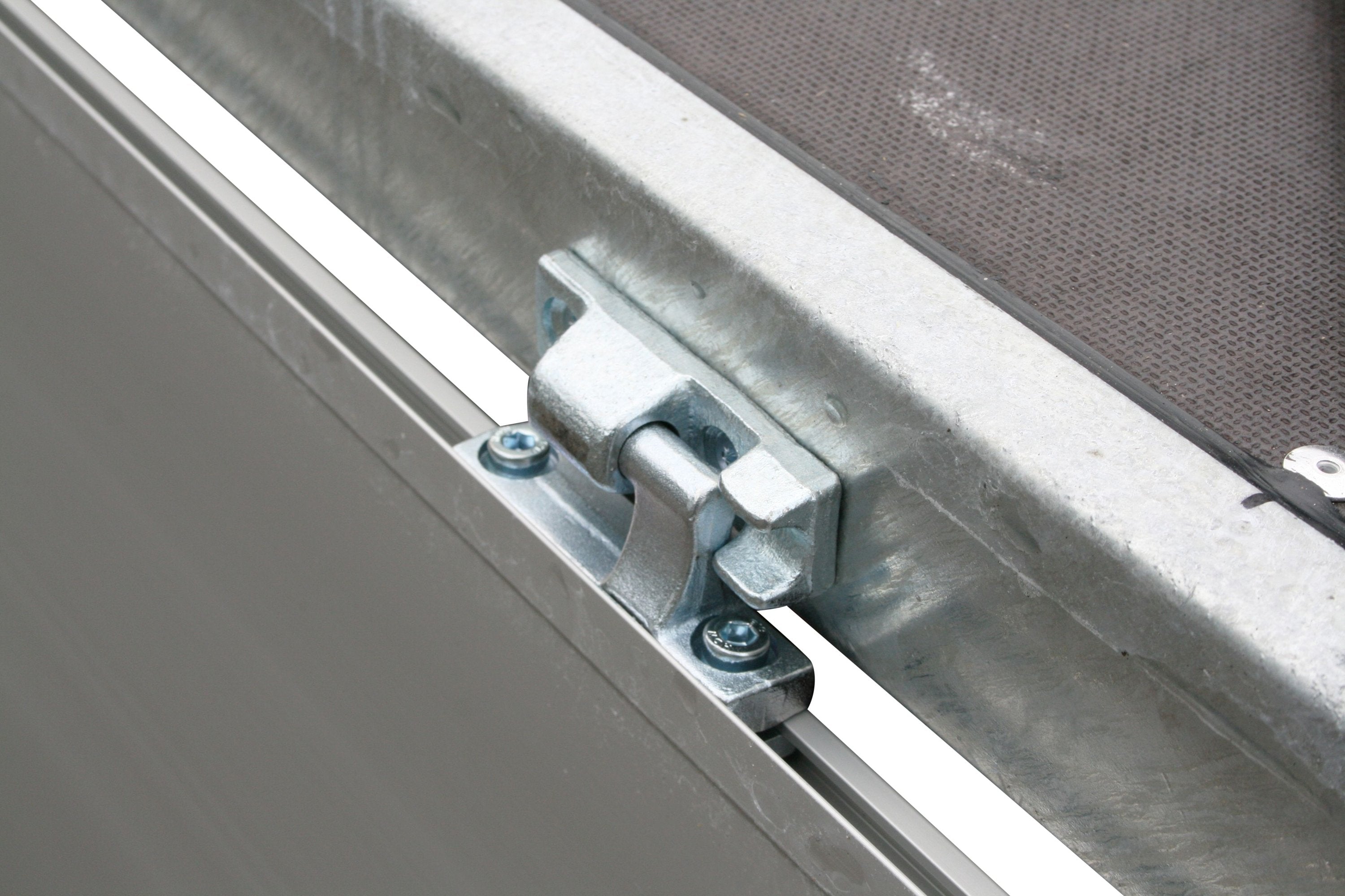 13P115 | Aluminium | Ladmål 210 x 144 x 35 cm | 1350 kg