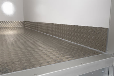 Variant 2017 F3 Classic | Aluminium | Ladmål 288 x 152 x 181 cm | 2000 kg