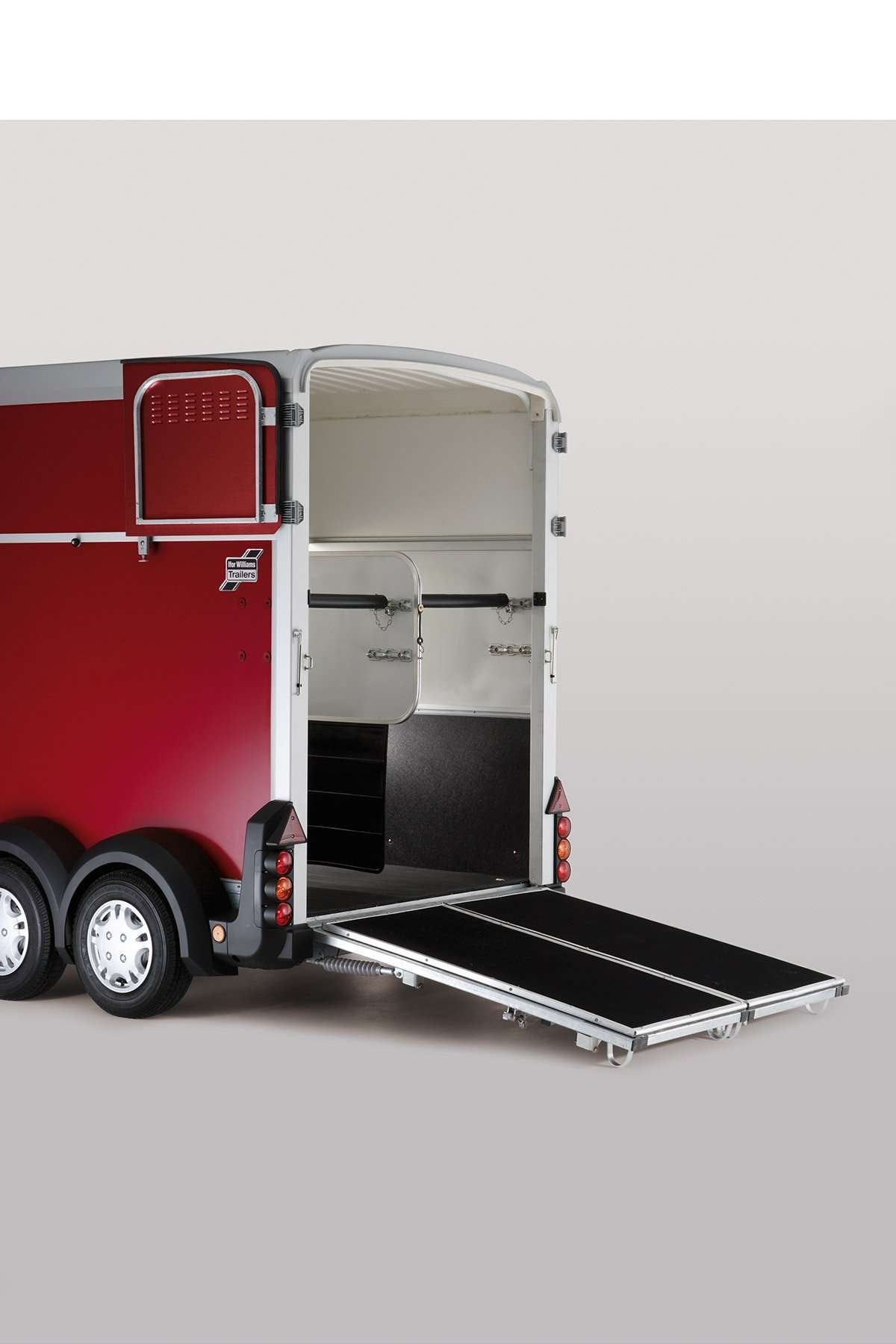 Ifor Williams HB511 Basic Hestetrailer | Ladmål 352 x 179 x 226 cm | 2700 kg