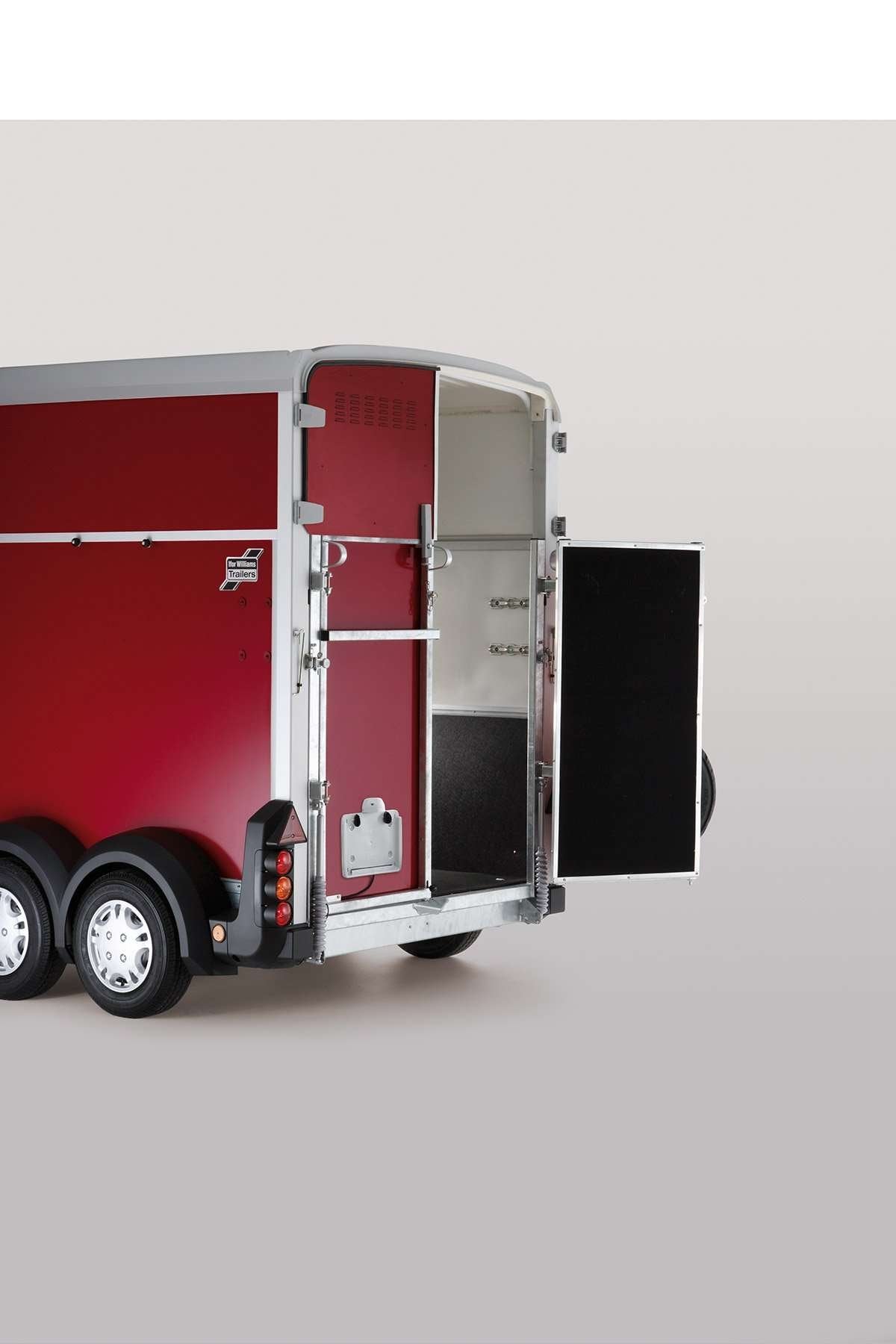 Ifor Williams HB511 Basic Hestetrailer | Ladmål 352 x 179 x 226 cm | 2700 kg