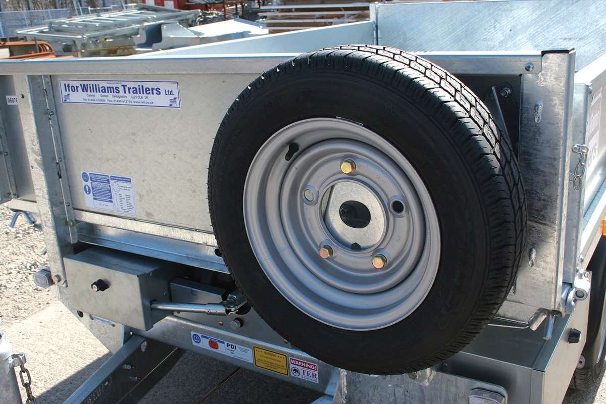 Ifor Williams TT2515 Tiptrailer | Ladmål 246 x 149 x 35 cm | 2 aksler, 13" hjul | 2700 kg